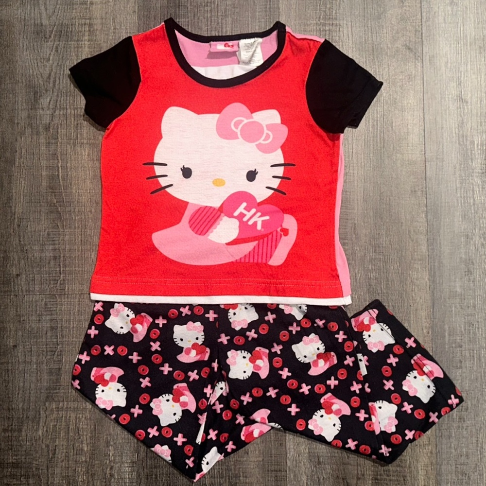 💞 Little Girls Size XS (4-5) 2-Piece Sanrio Hello Kitty Heart Pajama Set
